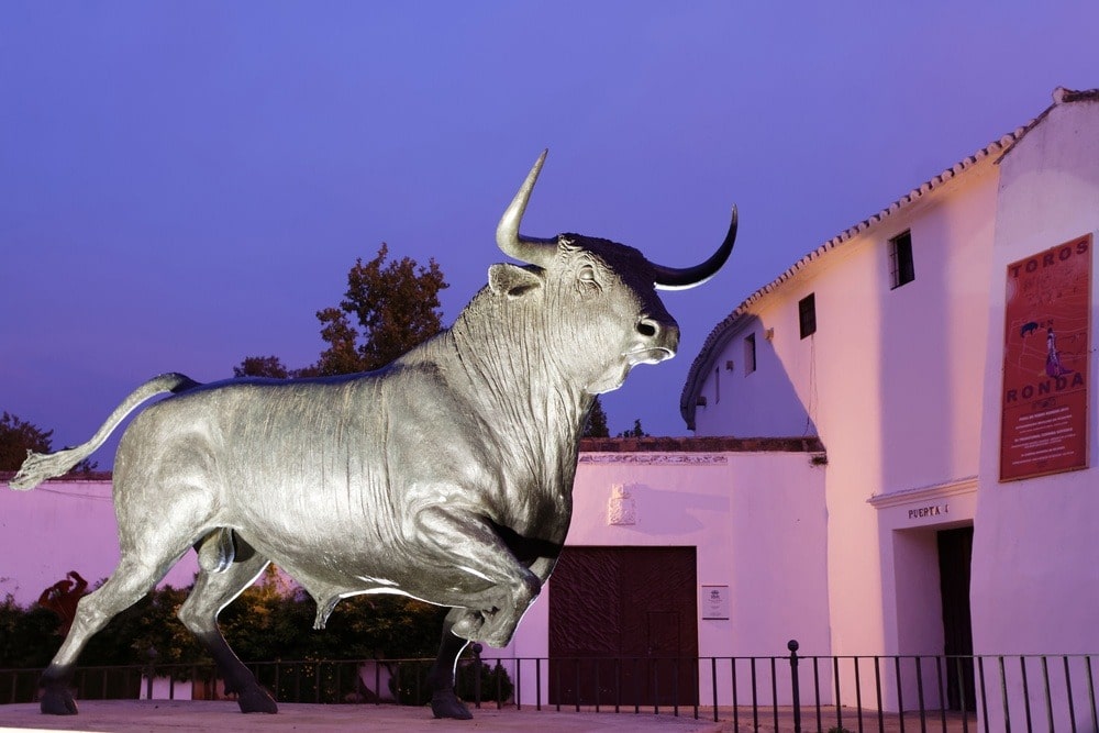 Monument voor de stier in het plein de Toros in Ronda