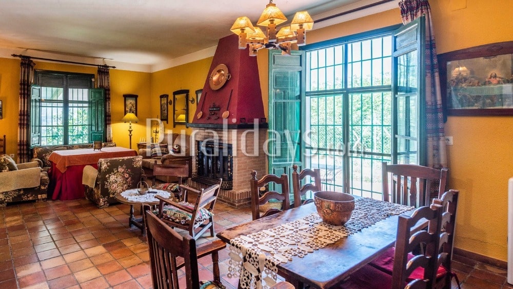 Villa con pintoresca chimenea en Carcabuey - COR0914