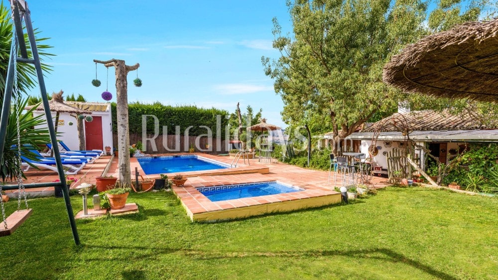 Casa rural con preciosos exteriores que admite mascotas en Ronda - MAL0183