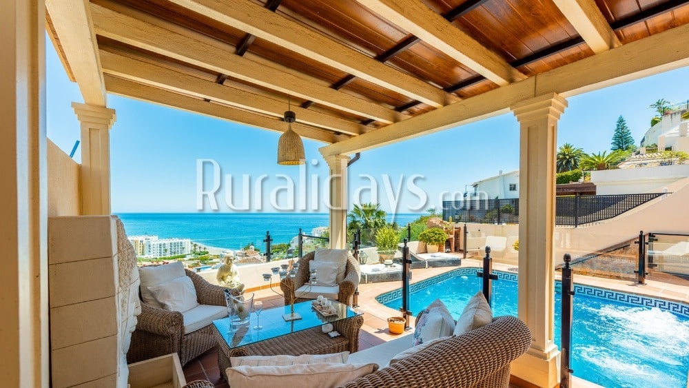 Villa con impresionante zona al aire libre en Nerja - MAL2575