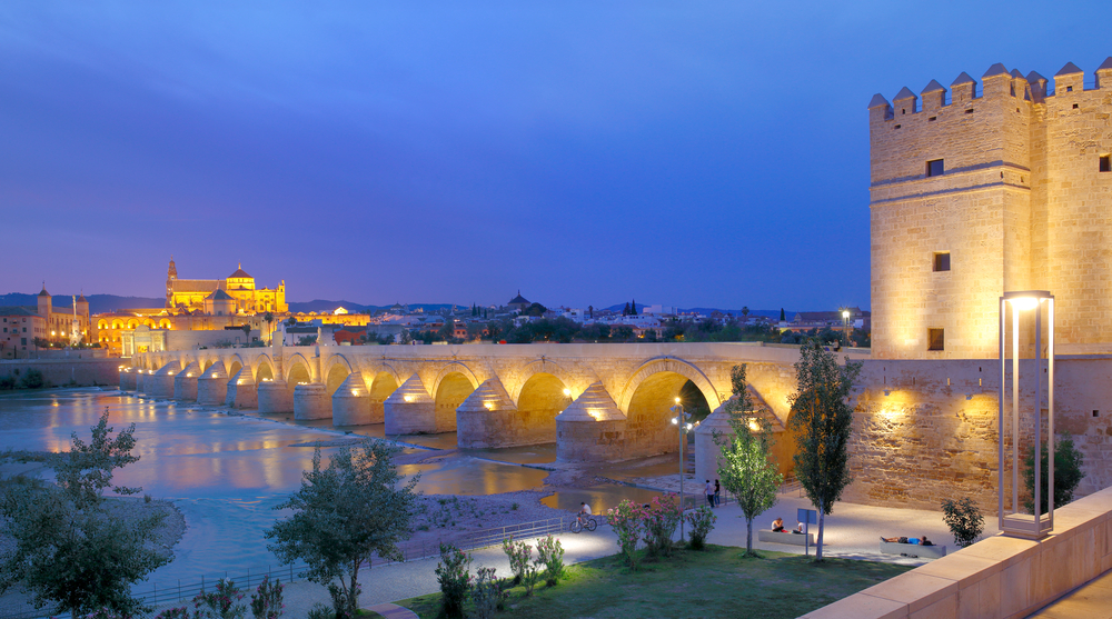Puente romano con torre en Córdoba