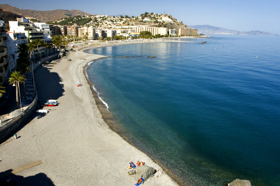 10 mejores playas Granada te dejarán aliento