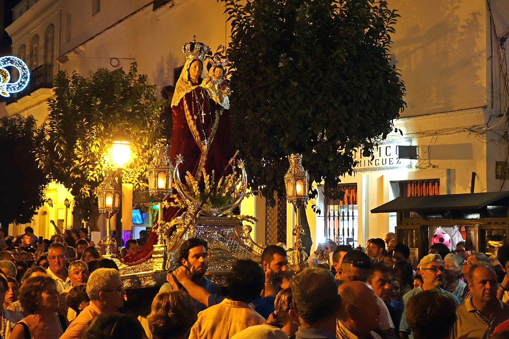 Procession of the Virgin de la Luz