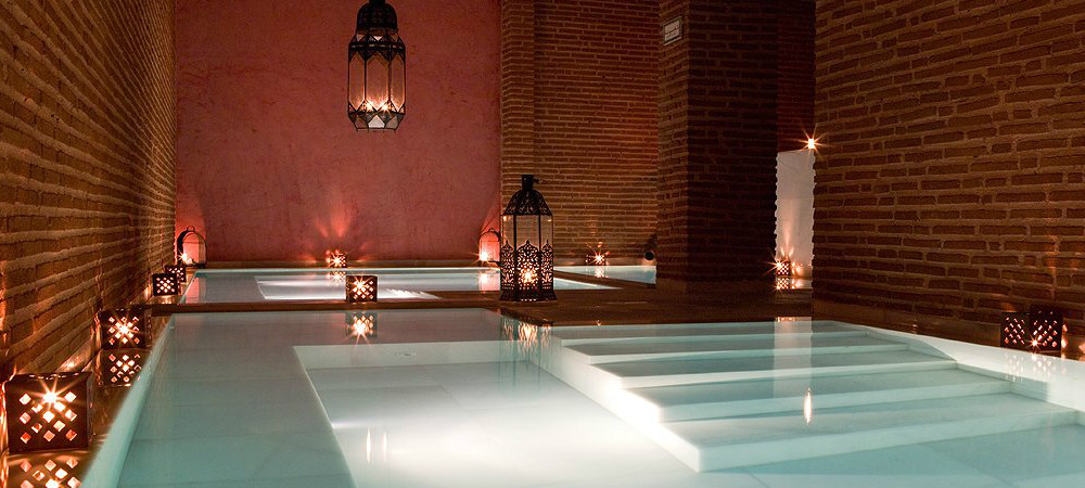 Lauwarmer und heisses Bad in Hammam Aire in Almeria