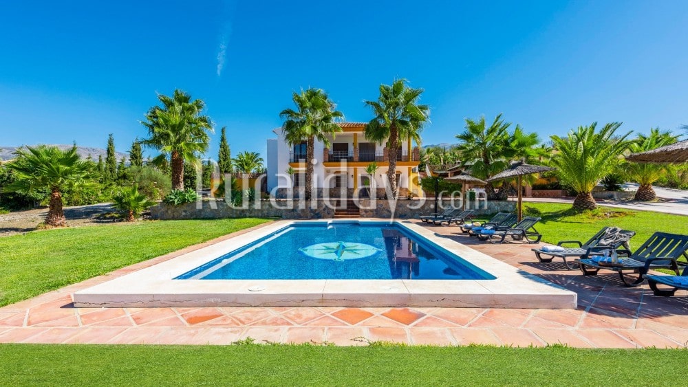 Maison de vacances avec un jardin tropical in La Viñuela - MAL1309