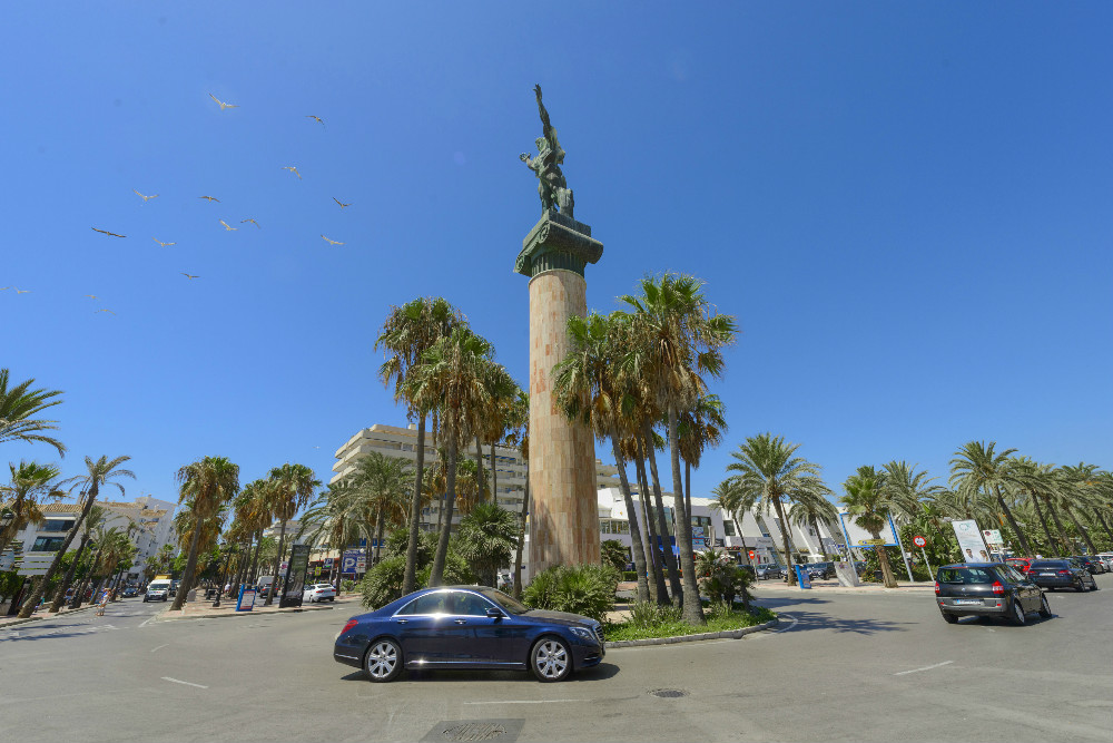 Roundabout Nueva Andalucía