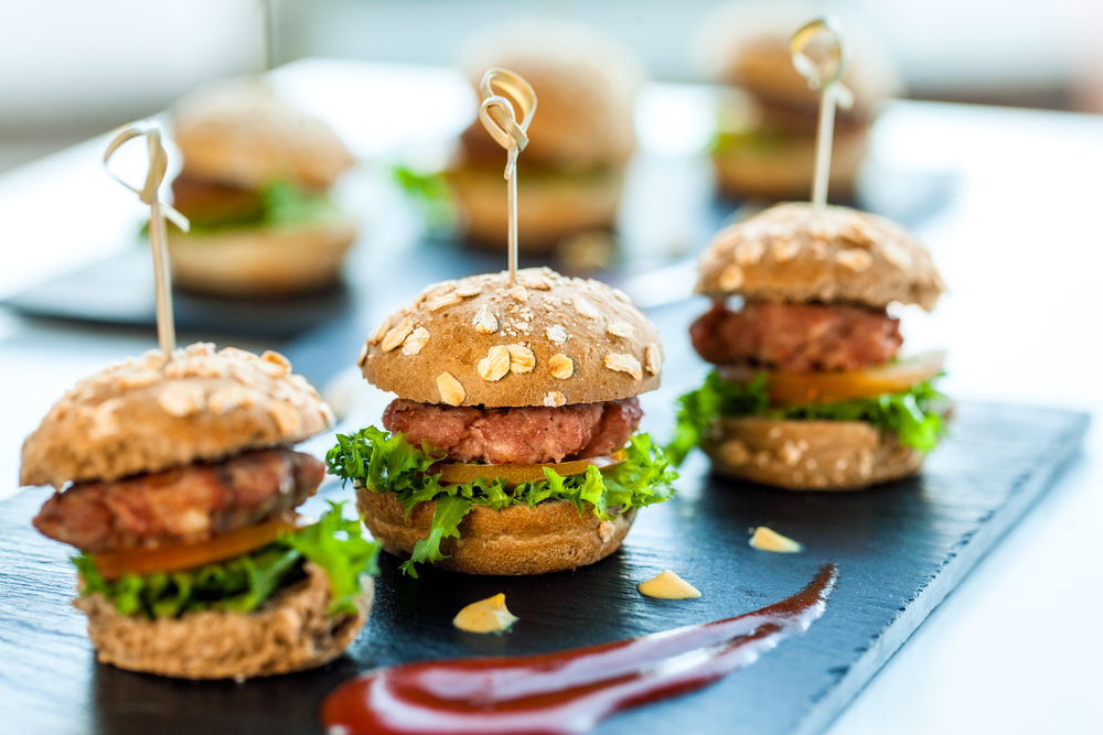 Leckere Tapas mit Freunden zu schmecken