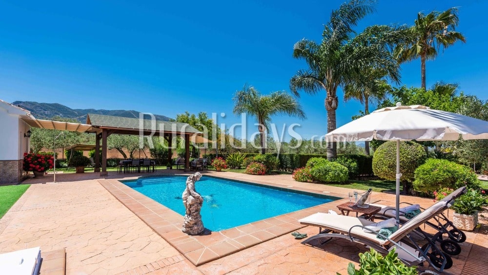 Quiet villa with astonishing surroundings in Alhaurín el Grande - MAL1947