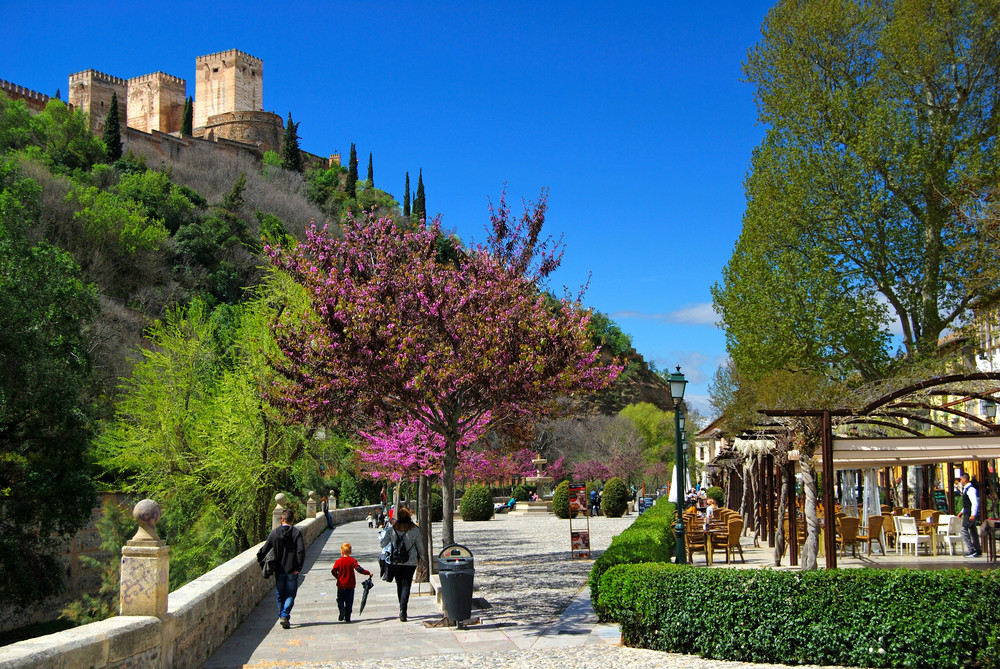 Andalusien in 7 Tagen - einen Bummel durch das historische Zentrum Granadas