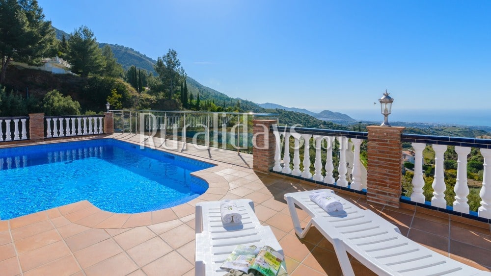 Villa en Frigiliana con vistas abrumadoras - MAL1104