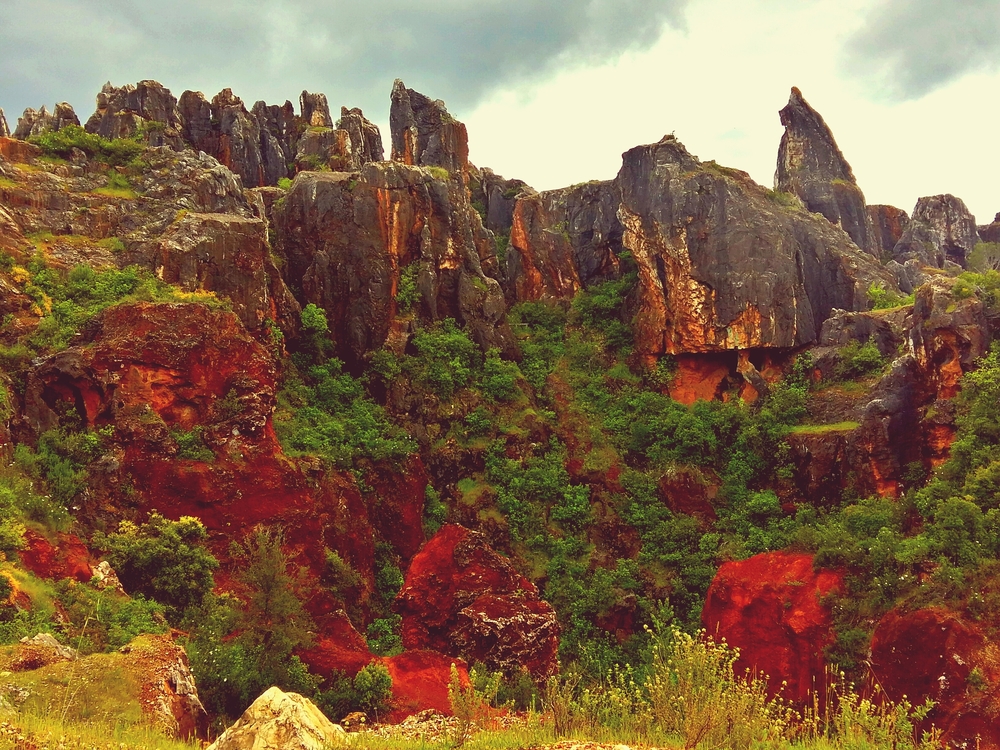 Cerro del Hierro im Naturpark Sierra Norte in Sevilla