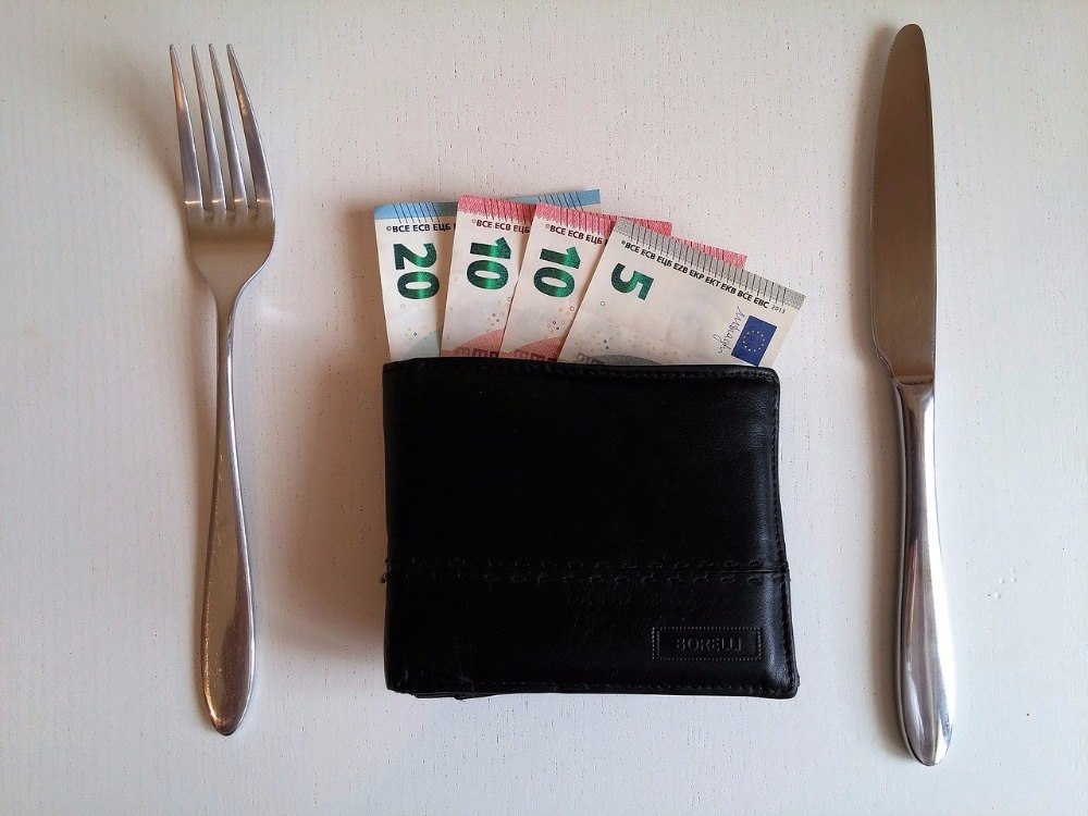 Tipping in Spain