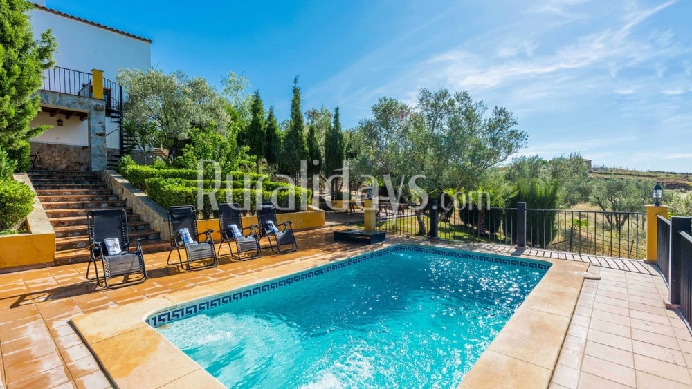 Villa con encanto con fabulosa zona exterior en Alanís - SEV1334