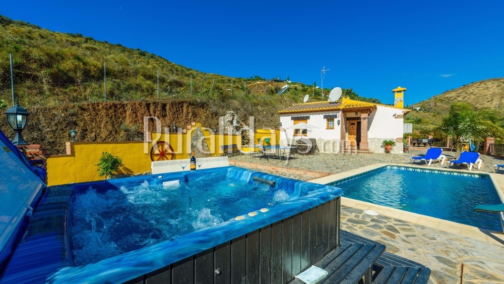 Villa con zona de ocio exterior en Nerja