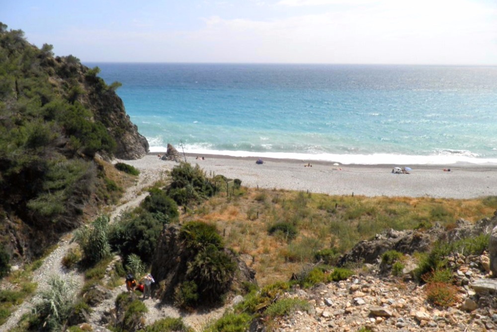 Strand van Cala del Pino in Maro (Nerja)