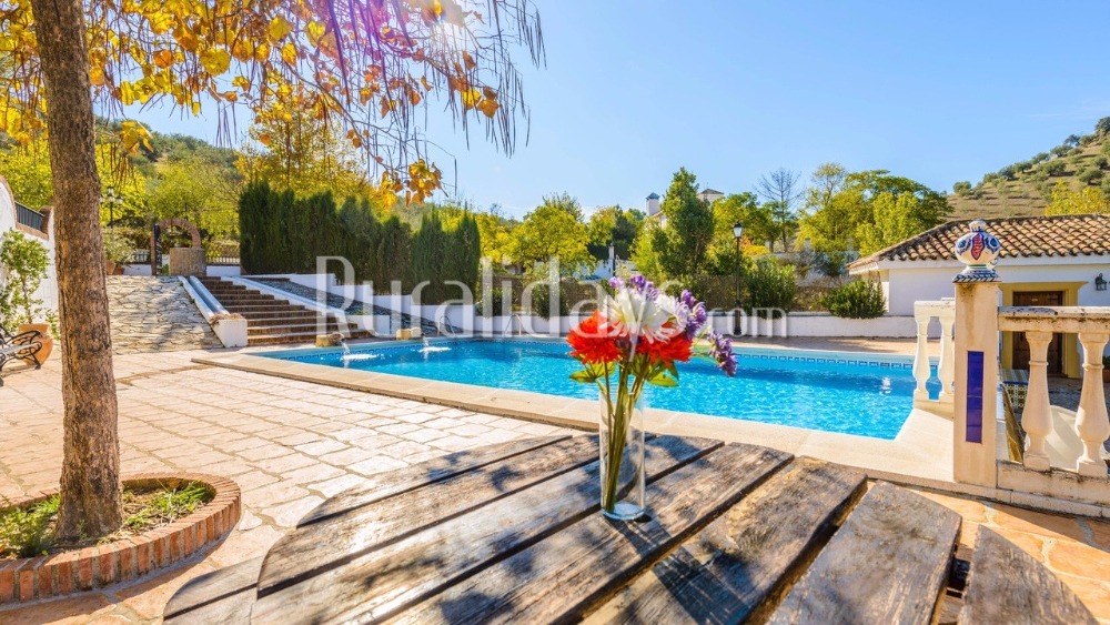 Villa rústica con estupenda piscina en Priego de Córdoba (Córdoba)