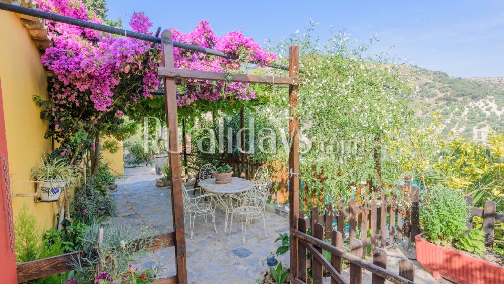 Villa au milieu de la campagne environnante, près d’Antequera à Iznajar (Cordoue)