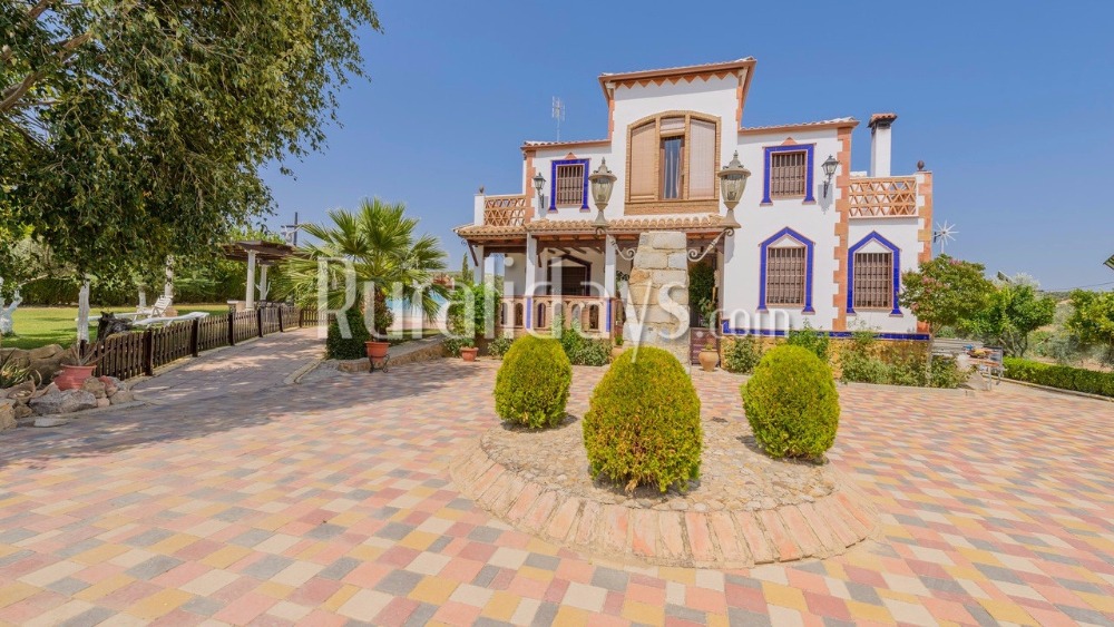Fascinante villa con hermosas pinturas en Moriles (Córdoba)