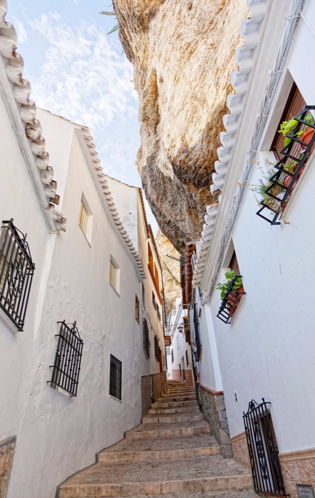 Eine Perspektive von Calle Herrería in Setenil