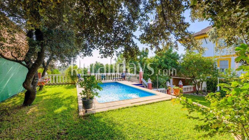 Großräumige Villa mit perfekt gepflegtem Garten in Hornachuelos (Cordoba)