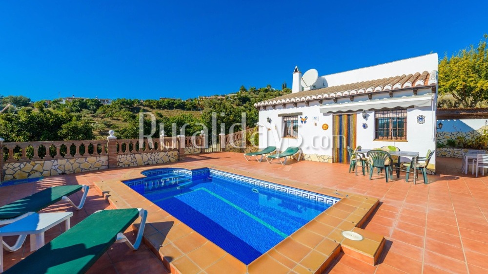 Holiday villa in a relaxing setting in Nerja (Malaga)