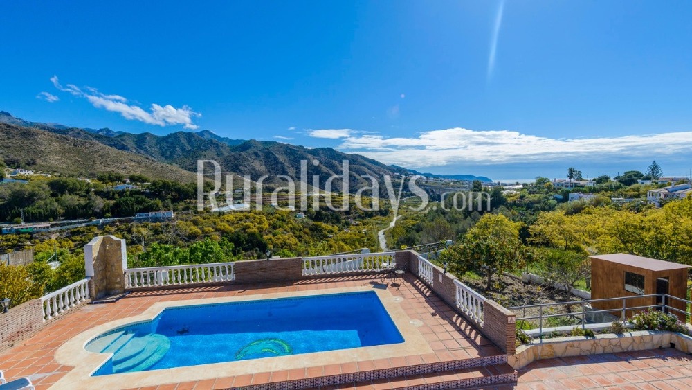 Self-catering holiday villa for six people in Nerja (Malaga)