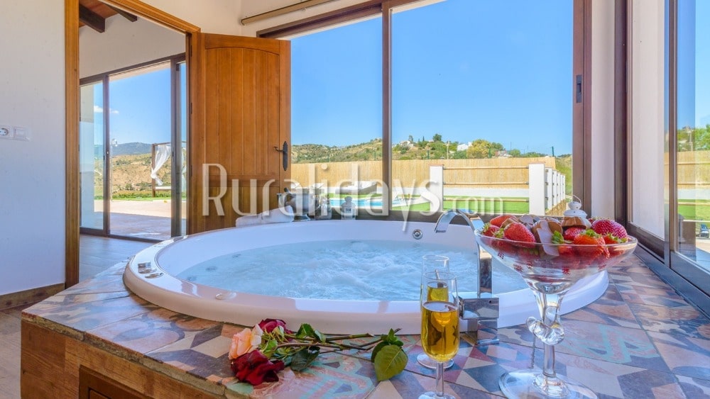 Ferienhaus mit Jacuzzi für Paare für den Valentinstag in  Villanueva de la Concepción - MAL2571