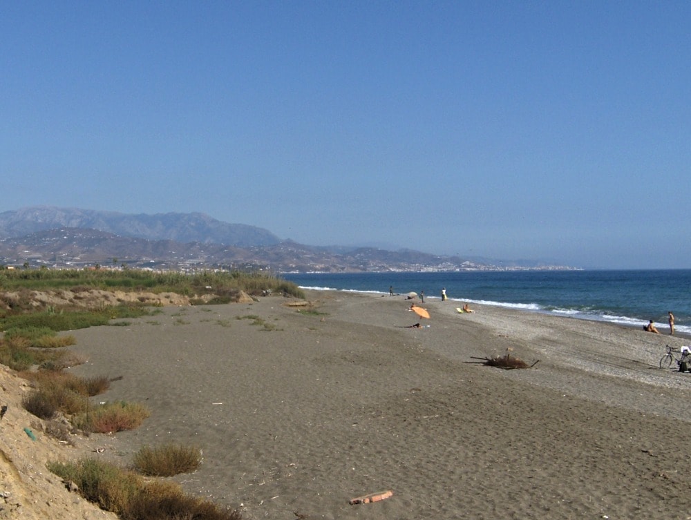 Naaktstrand van Almayate in Velez-Malaga