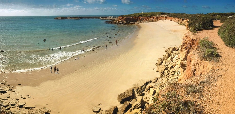 Naaktstrand van Cala del Aceite in Conil de la Frontera (Cadiz)