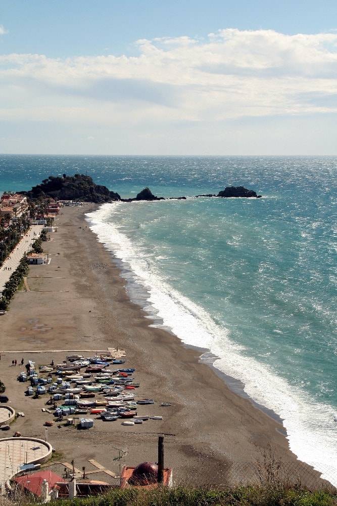 Playa de San Cristóbal en Almuñécar - Qué hacer en Almuñécar