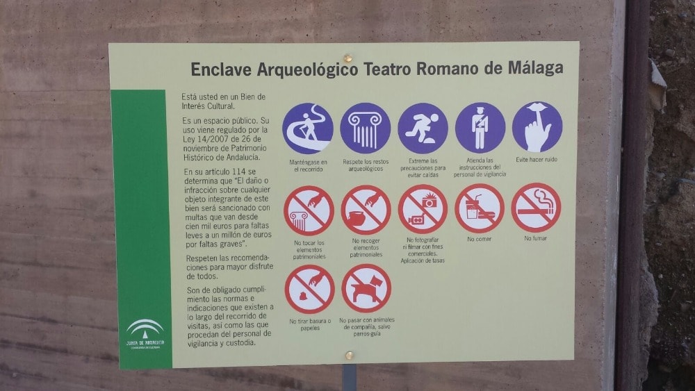 Regels in het Romeinse theater in Malaga