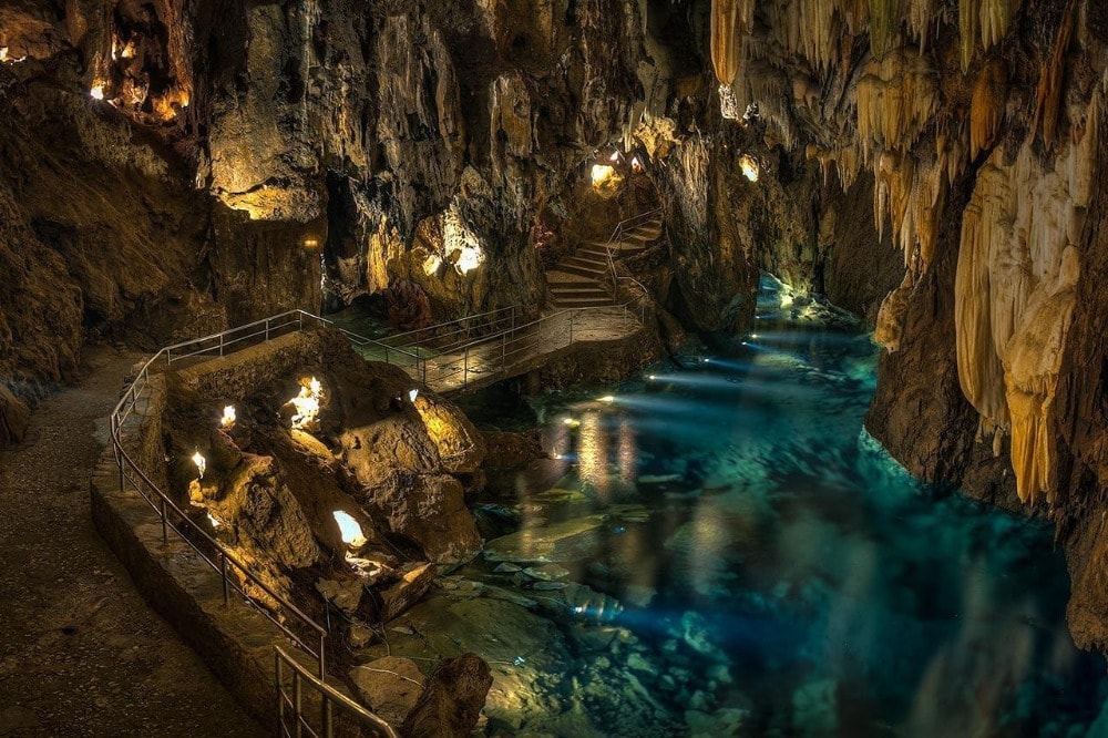 Gran Lago dans la Gruta de las Maravillas - Photo par Ayuntamiento de Aracena