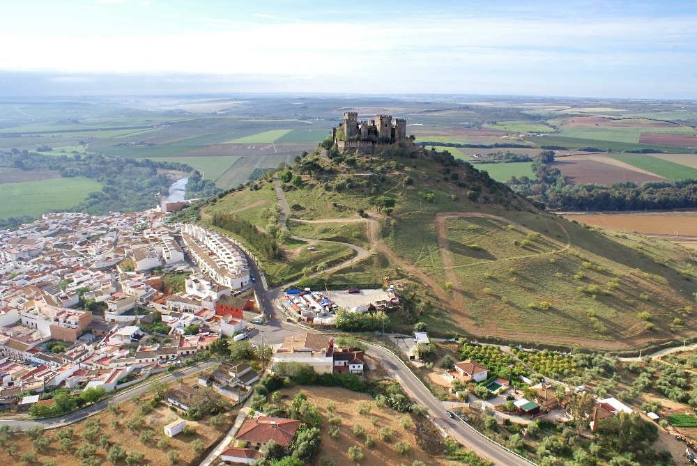 Luchtfoto van Almódovar del Río