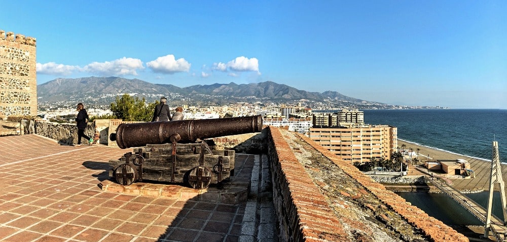 Panoramisch uitzicht vanaf het kasteel van Sohail in Fuengirola