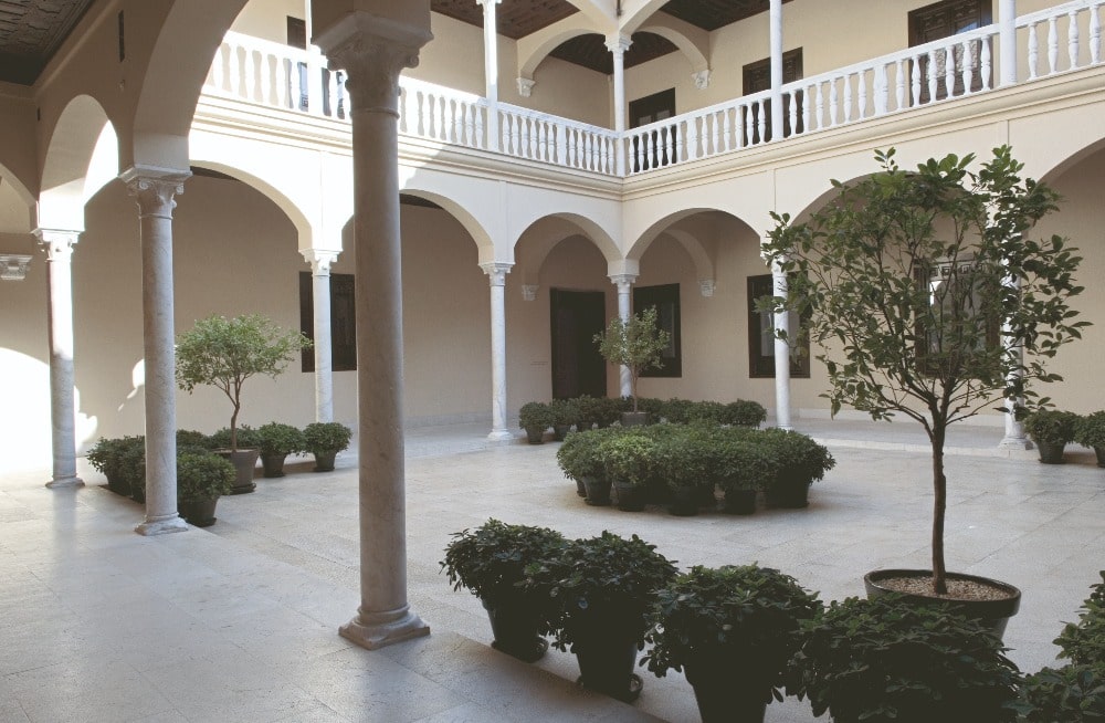 Patio van het Palacio Buenavista - Picasso Museum in Malaga