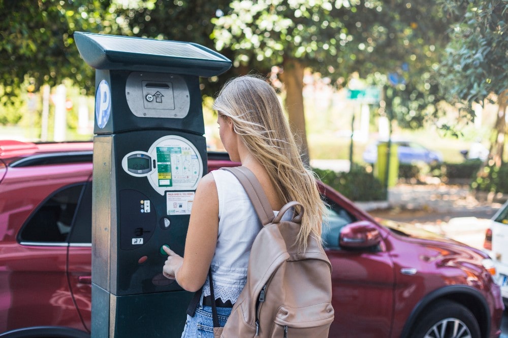 Pay in the vending machines in Malaga